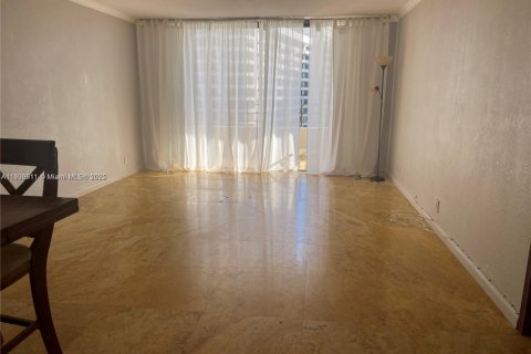 Condominio en venta en Hallandale Beach, Florida, 1 dormitorio, 92.9 m2 № 1954140 - foto 6