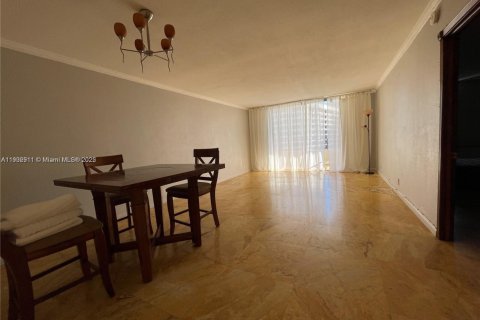 Condominio en venta en Hallandale Beach, Florida, 1 dormitorio, 92.9 m2 № 1954140 - foto 8