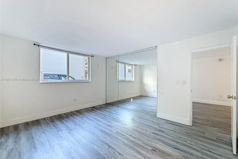 Copropriété à vendre à North Miami, Floride: 2 chambres, 97.55 m2 № 2016565 - photo 18