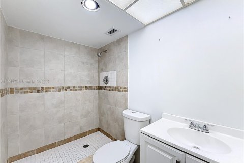 Copropriété à vendre à North Miami, Floride: 2 chambres, 97.55 m2 № 2016565 - photo 22