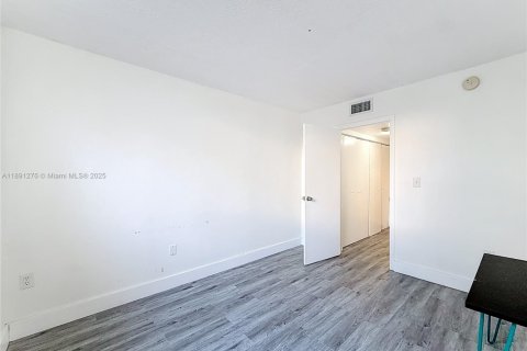 Copropriété à vendre à North Miami, Floride: 2 chambres, 97.55 m2 № 2016565 - photo 27