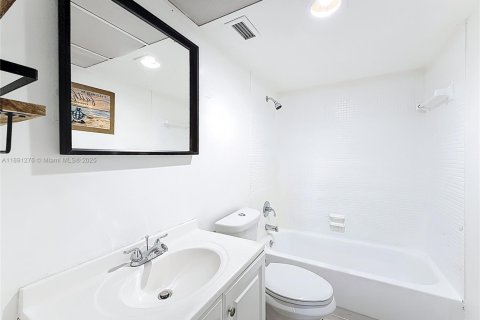 Copropriété à vendre à North Miami, Floride: 2 chambres, 97.55 m2 № 2016565 - photo 29