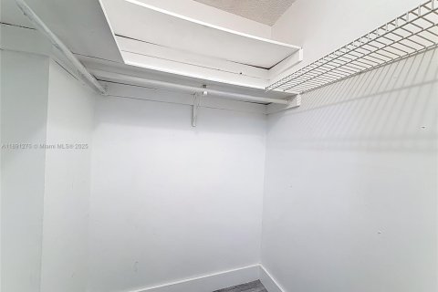 Copropriété à vendre à North Miami, Floride: 2 chambres, 97.55 m2 № 2016565 - photo 28
