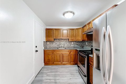 Copropriété à vendre à North Miami, Floride: 2 chambres, 97.55 m2 № 2016565 - photo 10