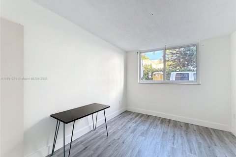 Copropriété à vendre à North Miami, Floride: 2 chambres, 97.55 m2 № 2016565 - photo 25