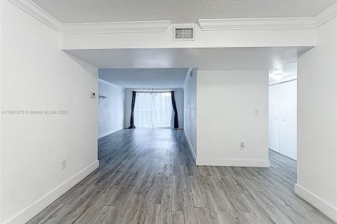 Copropriété à vendre à North Miami, Floride: 2 chambres, 97.55 m2 № 2016565 - photo 7