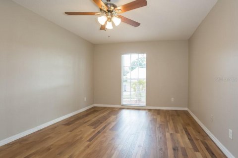 Villa ou maison à louer à Brandon, Floride: 3 chambres, 115.57 m2 № 1873162 - photo 8