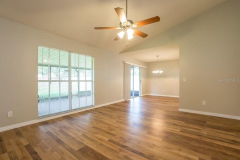 Villa ou maison à louer à Brandon, Floride: 3 chambres, 115.57 m2 № 1873162 - photo 3