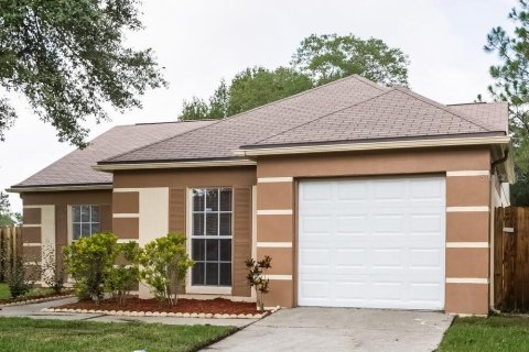Villa ou maison à louer à Brandon, Floride: 3 chambres, 115.57 m2 № 1873162 - photo 2