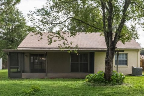 Villa ou maison à louer à Brandon, Floride: 3 chambres, 115.57 m2 № 1873162 - photo 15