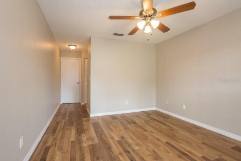 Villa ou maison à louer à Brandon, Floride: 3 chambres, 115.57 m2 № 1873162 - photo 7