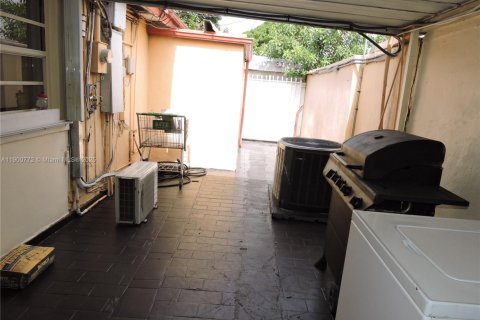 Villa ou maison à louer à Hialeah, Floride: 1 chambre, 65.03 m2 № 1953976 - photo 12