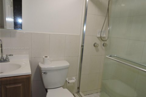 Villa ou maison à louer à Hialeah, Floride: 1 chambre, 65.03 m2 № 1953976 - photo 2