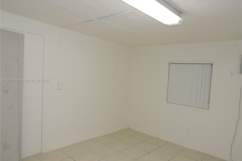 Villa ou maison à louer à Hialeah, Floride: 1 chambre, 65.03 m2 № 1953976 - photo 3