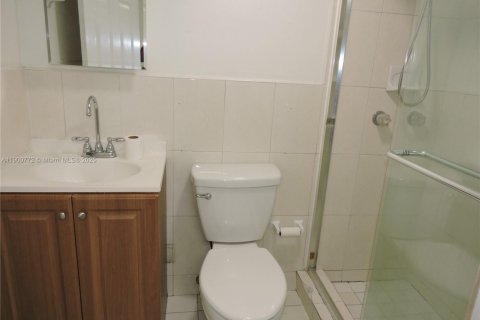 Villa ou maison à louer à Hialeah, Floride: 1 chambre, 65.03 m2 № 1953976 - photo 11