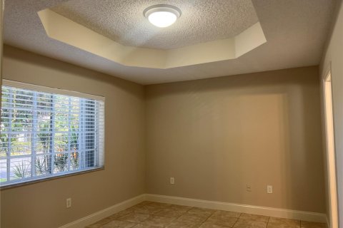 Villa ou maison à louer à Miami, Floride: 3 chambres, 115.66 m2 № 2023866 - photo 12