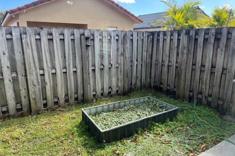 Villa ou maison à louer à Miami, Floride: 3 chambres, 115.66 m2 № 2023866 - photo 18