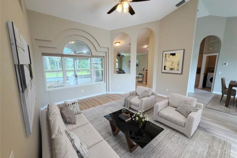 Casa en venta en Palm Coast, Florida, 3 dormitorios, 196.02 m2 № 2167616 - foto 3