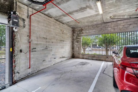 Condo in Saint Petersburg, Florida, 2 bedrooms  № 2388257 - photo 18