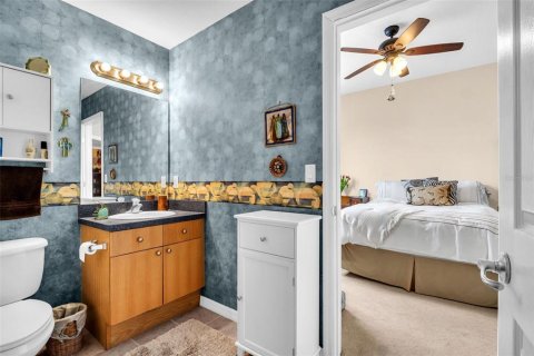 Condo in Saint Petersburg, Florida, 2 bedrooms  № 2388257 - photo 17
