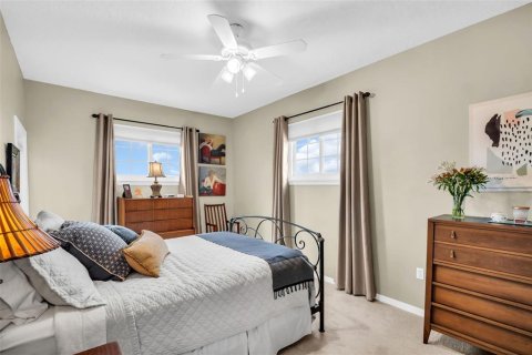 Condo in Saint Petersburg, Florida, 2 bedrooms  № 2388257 - photo 13