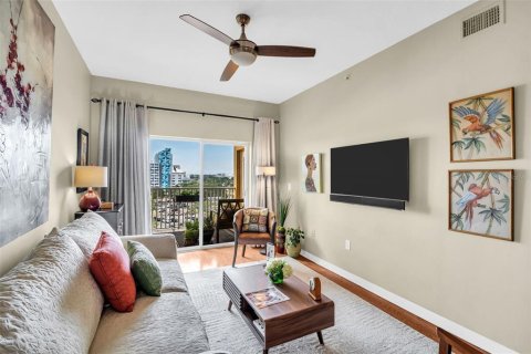 Condo in Saint Petersburg, Florida, 2 bedrooms  № 2388257 - photo 10