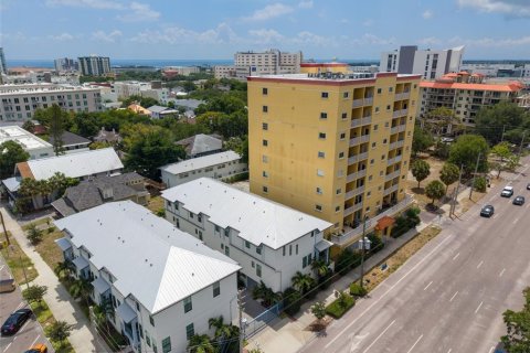 Condo in Saint Petersburg, Florida, 2 bedrooms  № 2388257