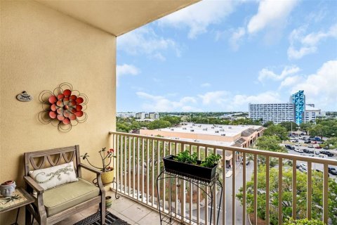 Condo in Saint Petersburg, Florida, 2 bedrooms  № 2388257 - photo 12