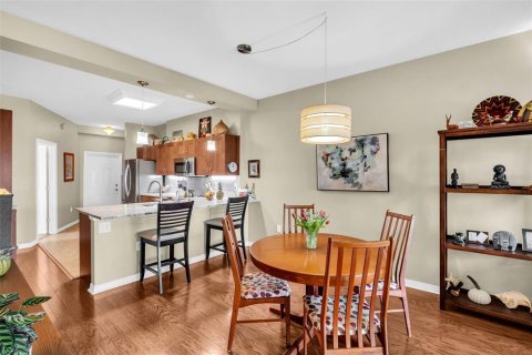 Condo in Saint Petersburg, Florida, 2 bedrooms  № 2388257 - photo 7
