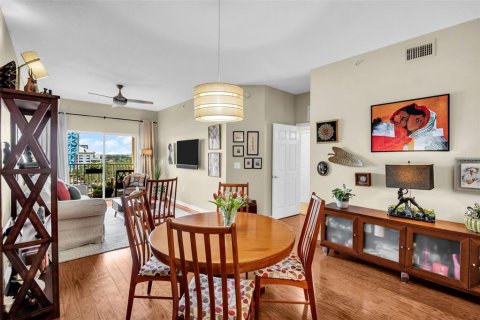 Condo in Saint Petersburg, Florida, 2 bedrooms  № 2388257 - photo 8