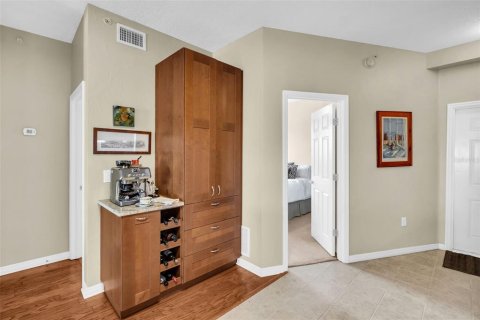 Condo in Saint Petersburg, Florida, 2 bedrooms  № 2388257 - photo 5