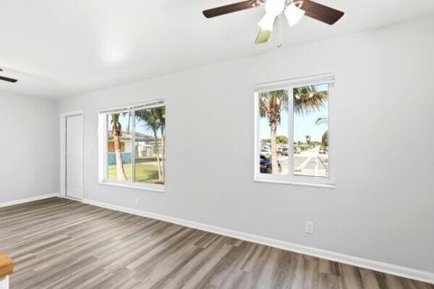 Villa ou maison à vendre à Riviera Beach, Floride: 3 chambres, 84.73 m2 № 2270952 - photo 2