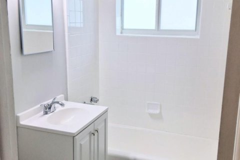 Villa ou maison à vendre à Riviera Beach, Floride: 3 chambres, 84.73 m2 № 2270952 - photo 11