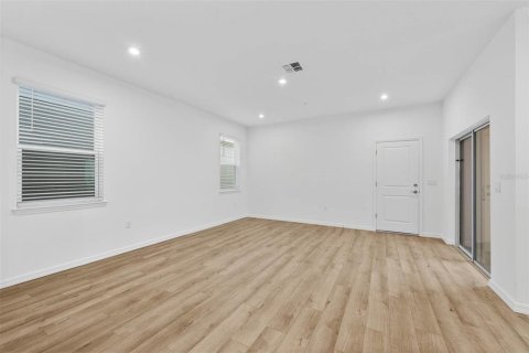 House in DeBary, Florida 4 bedrooms, 204.2 sq.m. № 1831750 - photo 14