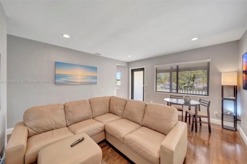 Villa ou maison à vendre à Miami, Floride: 3 chambres, 100.33 m2 № 2046138 - photo 16