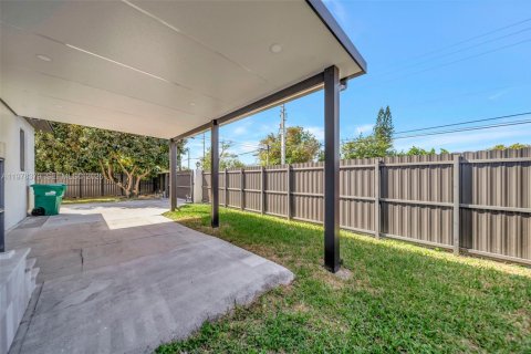 Villa ou maison à vendre à Miami, Floride: 3 chambres, 100.33 m2 № 2046138 - photo 27