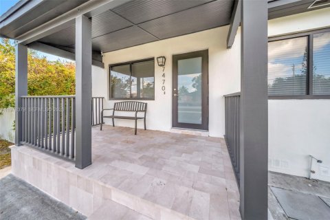 Villa ou maison à vendre à Miami, Floride: 3 chambres, 100.33 m2 № 2046138 - photo 2