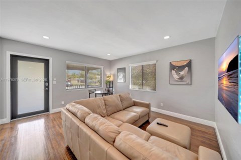 Villa ou maison à vendre à Miami, Floride: 3 chambres, 100.33 m2 № 2046138 - photo 17