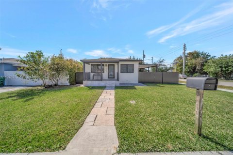 Villa ou maison à vendre à Miami, Floride: 3 chambres, 100.33 m2 № 2046138 - photo 5