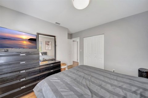 Villa ou maison à vendre à Miami, Floride: 3 chambres, 100.33 m2 № 2046138 - photo 24