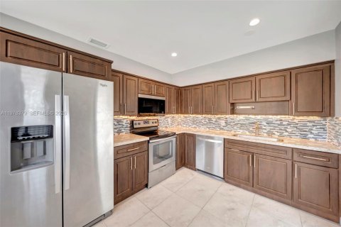 Villa ou maison à vendre à Miami, Floride: 3 chambres, 100.33 m2 № 2046138 - photo 9