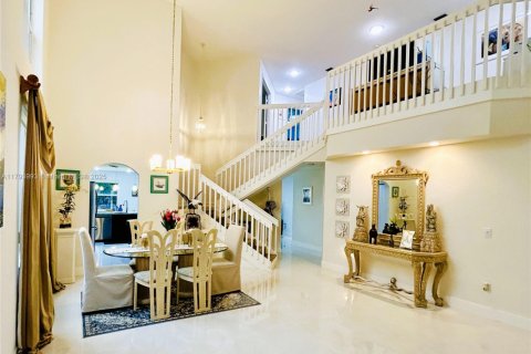 House in Weston, Florida 4 bedrooms, 261.24 sq.m. № 1682319 - photo 18