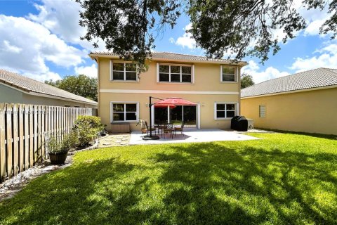House in Weston, Florida 4 bedrooms, 261.24 sq.m. № 1682319 - photo 9