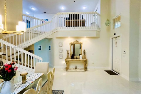 House in Weston, Florida 4 bedrooms, 261.24 sq.m. № 1682319 - photo 19