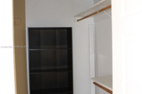 Copropriété à louer à Miami Lakes, Floride: 1 chambre, 62.43 m2 № 2071300 - photo 13