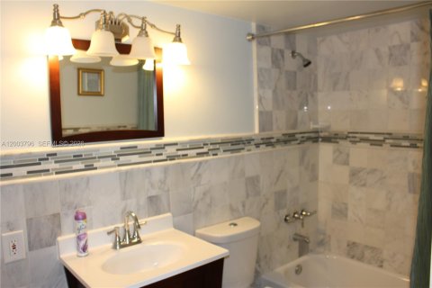 Copropriété à louer à Miami Lakes, Floride: 1 chambre, 62.43 m2 № 2071300 - photo 11
