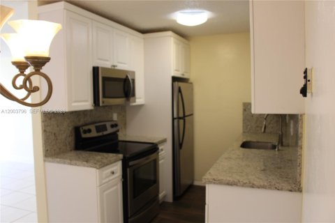 Copropriété à louer à Miami Lakes, Floride: 1 chambre, 62.43 m2 № 2071300 - photo 9