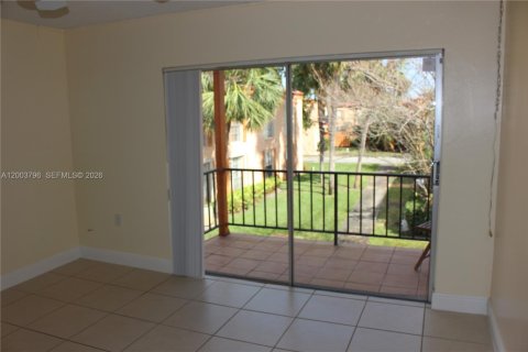 Copropriété à louer à Miami Lakes, Floride: 1 chambre, 62.43 m2 № 2071300 - photo 6