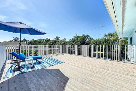 House in Pompano Beach, Florida 4 bedrooms, 284.37 sq.m. № 1667843 - photo 30