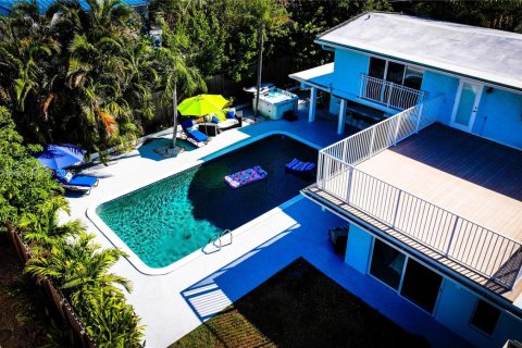 House in Pompano Beach, Florida 4 bedrooms, 284.37 sq.m. № 1667843 - photo 3